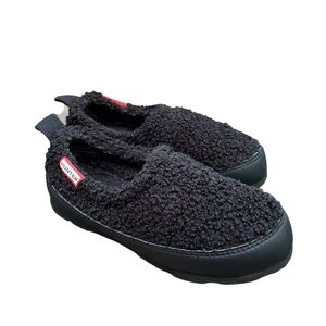 Hunter Kids black fuzzy sherpa slippers with indoor/outdoor rubber sole